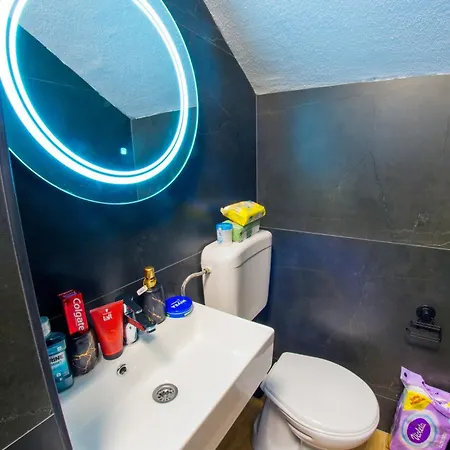 Luxe Bridge Escape Apartment